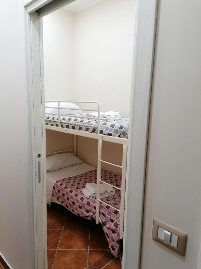 Casa Amelia Bed & Breakfast เนเปิลส์ ภายนอก รูปภาพ